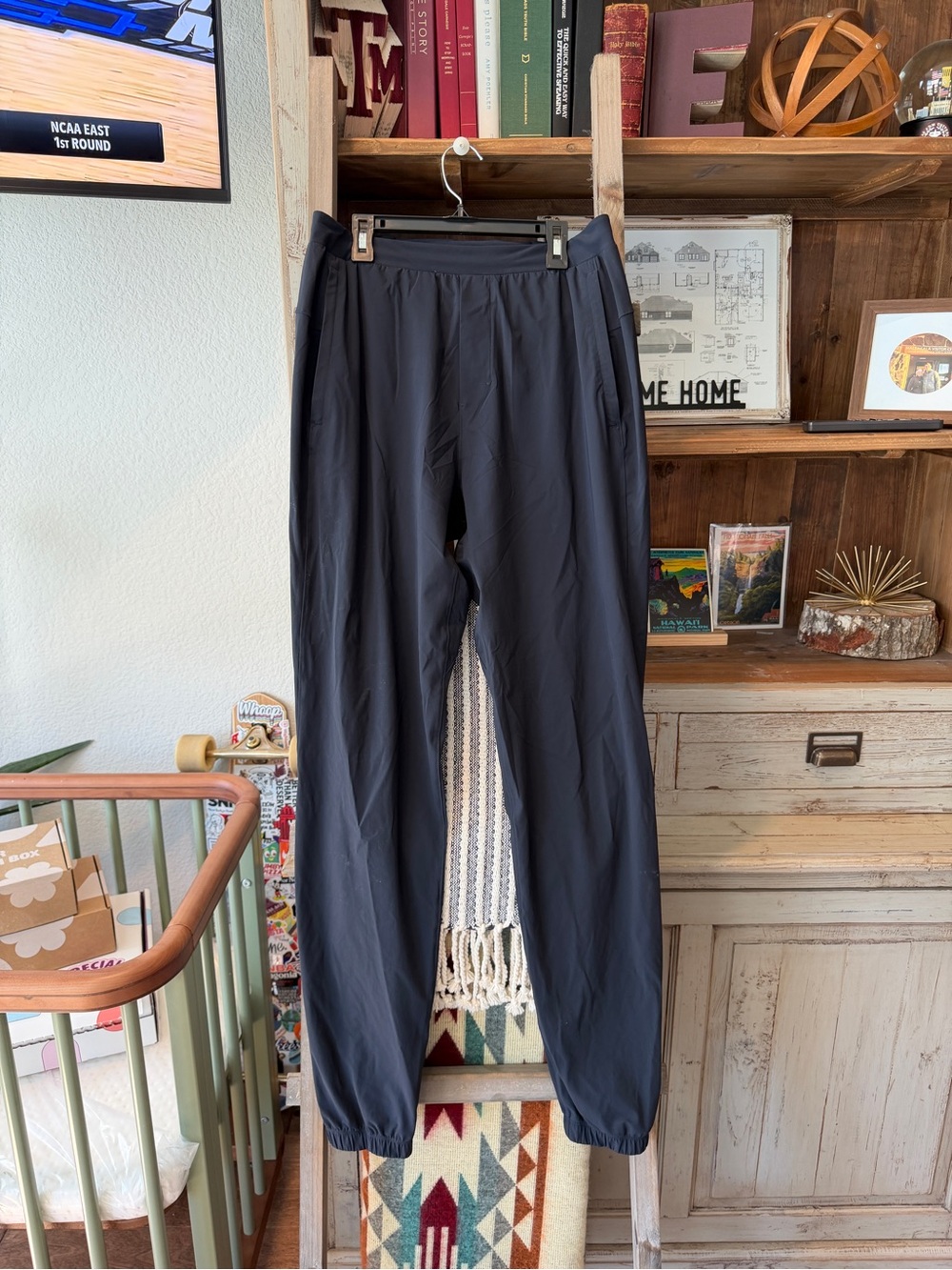 Lululemon men’s surge jogger size medium tall